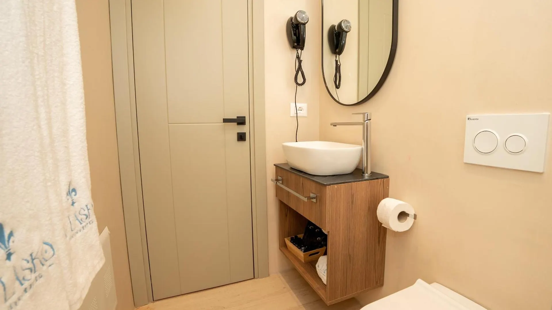 Vila Lasko Hotel Golem   Golem (Tirana)